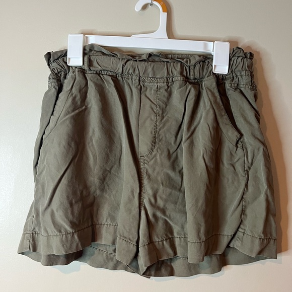 Thread & Supply Olive Pull-On Paperbag Shorts EUC - Picture 1 of 9
